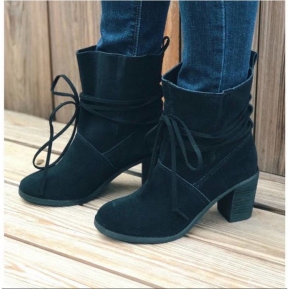 Toms Women's Mila Black Suede Wrap Around Boots EUC Size - 7.5